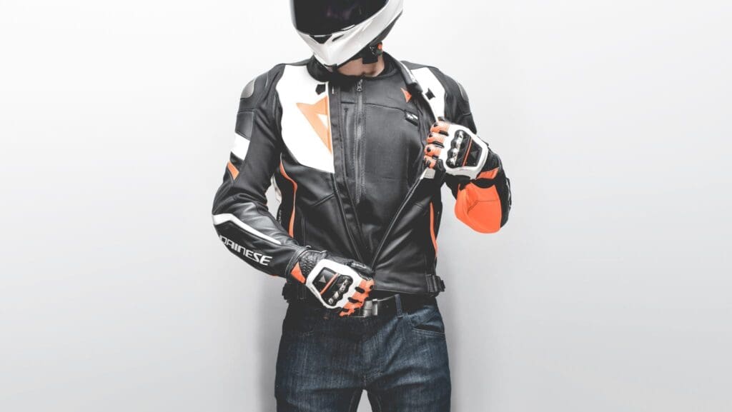 Veilig en slim motorrijden met dit Smart Jacket