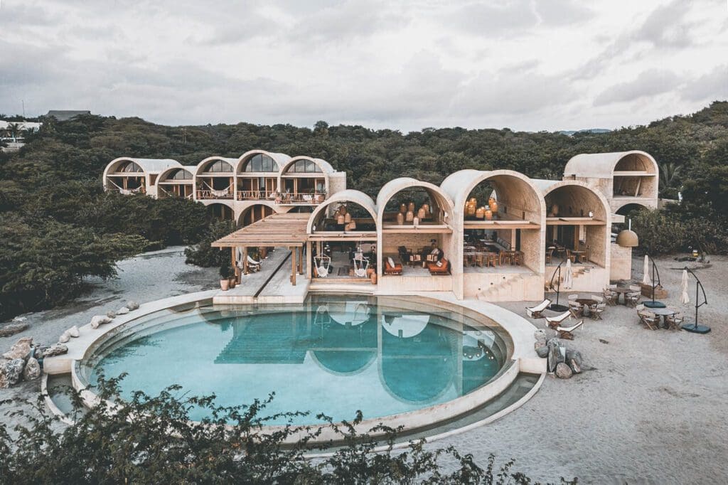 Airbnb Finds: Mexicaanse vibes in brute designvilla