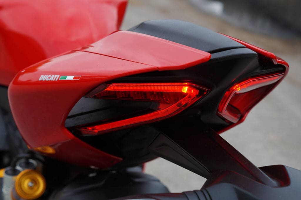 1299-panigale-s-10