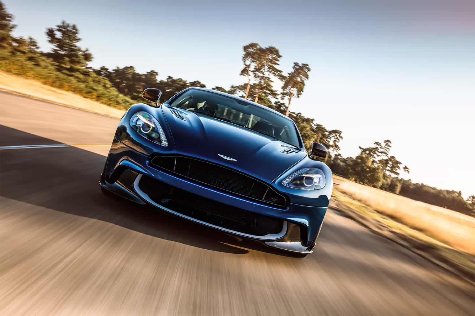 2018-Aston-Martin-Vanquish-S-front-view-in-motion