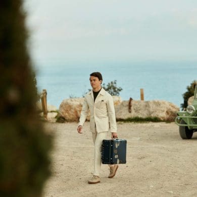 Nyck de Vries, Atelier Munro laat coureur Nyck de Vries stijlvol scheuren in vintage Mini Moke