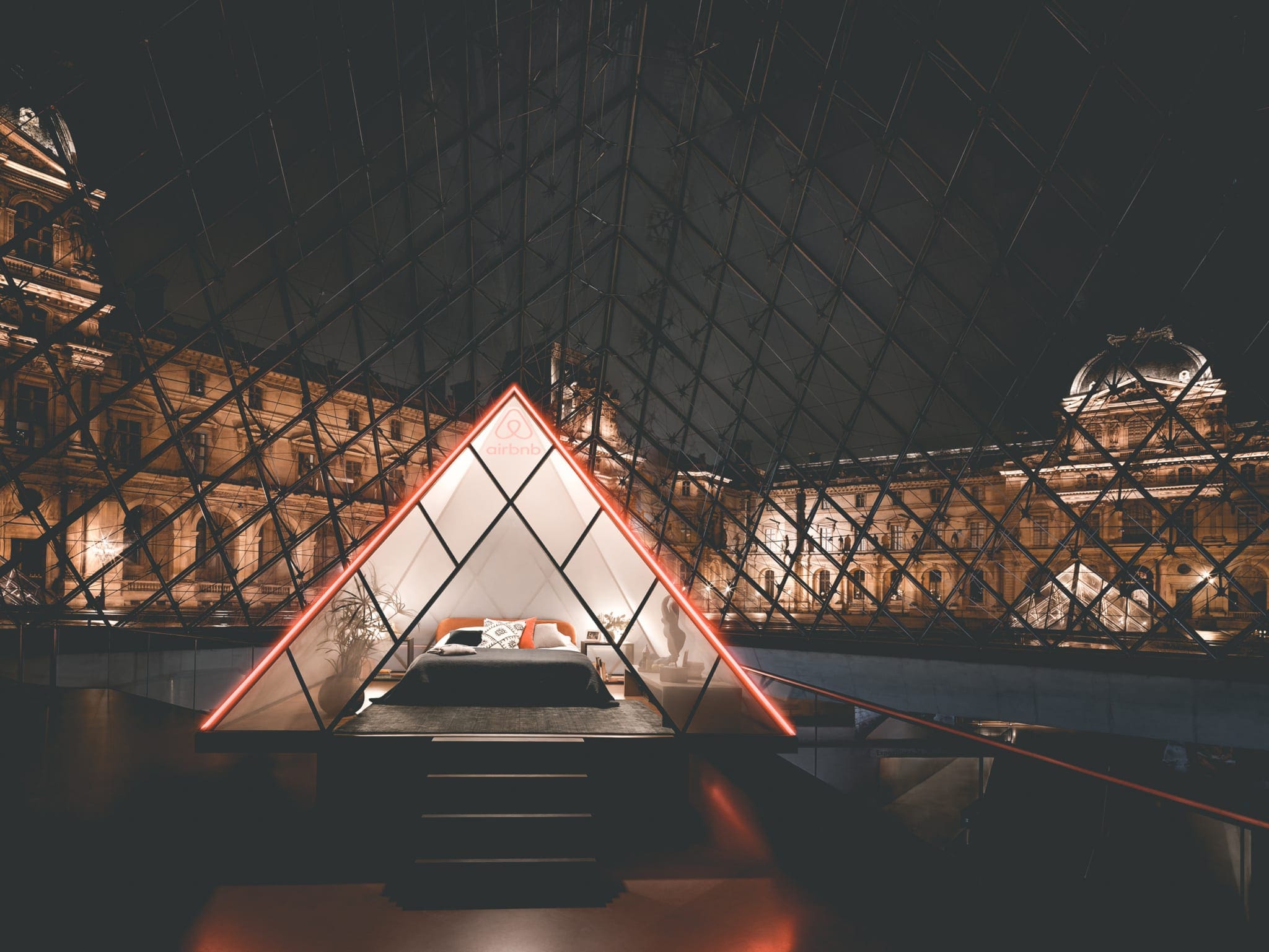 Airbnb Finds: overnachten met Mona Lisa in het Louvre!
