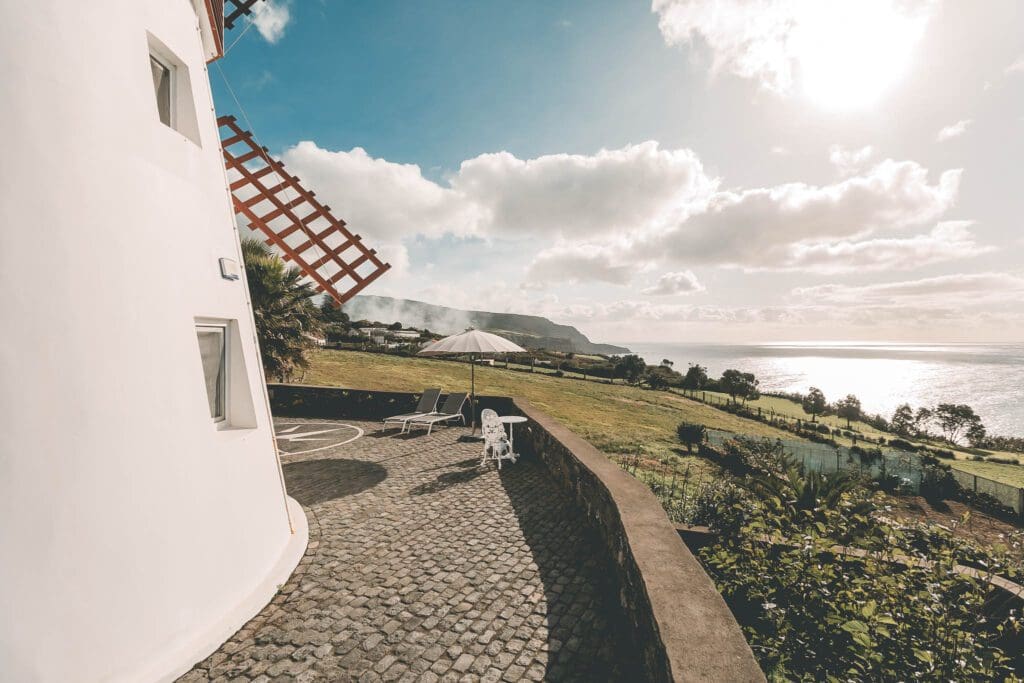 windmolen, <strong>Airbnb Finds:</strong> Portugese windmolen omgetoverd tot brute woning
