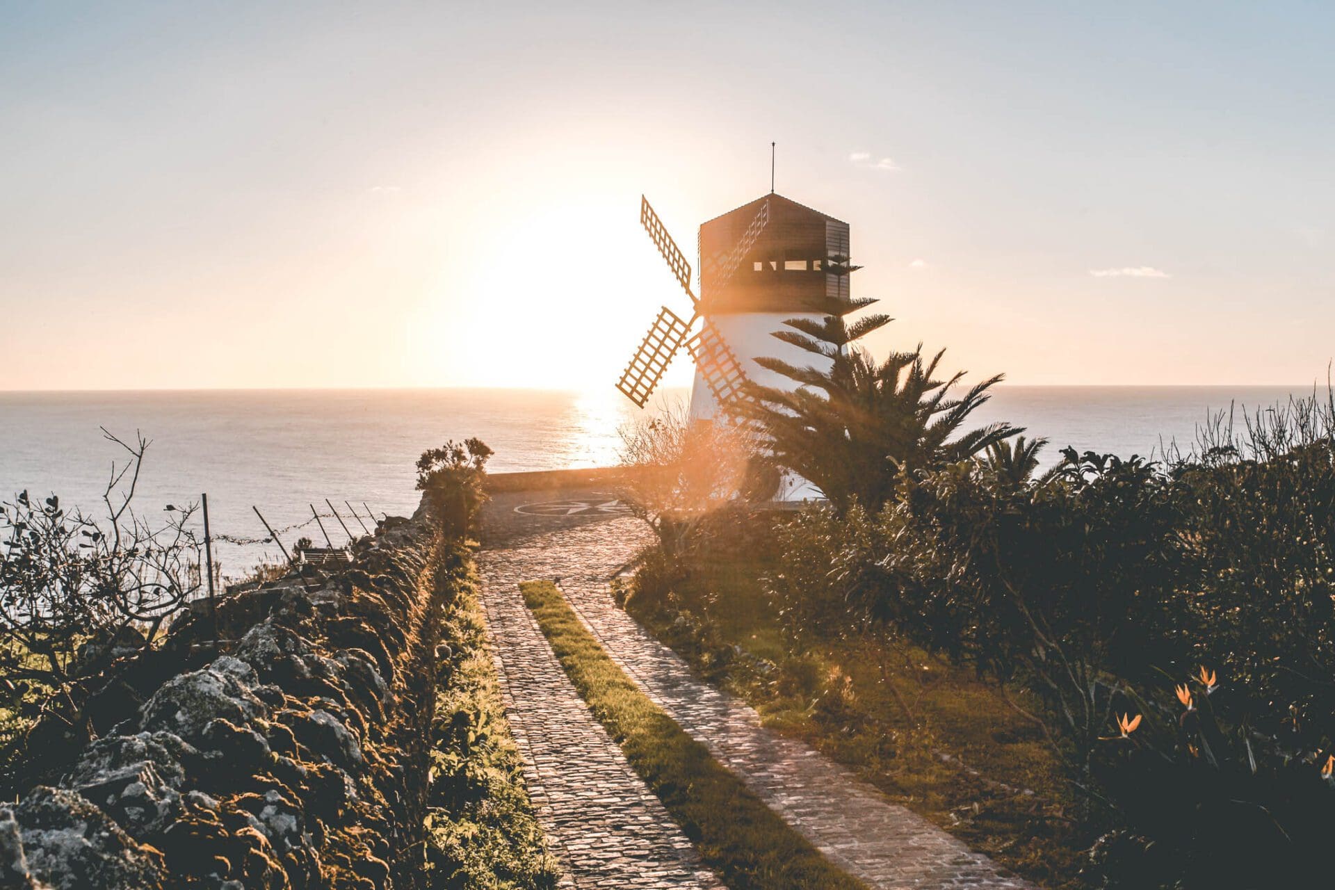windmolen, <strong>Airbnb Finds:</strong> Portugese windmolen omgetoverd tot brute woning
