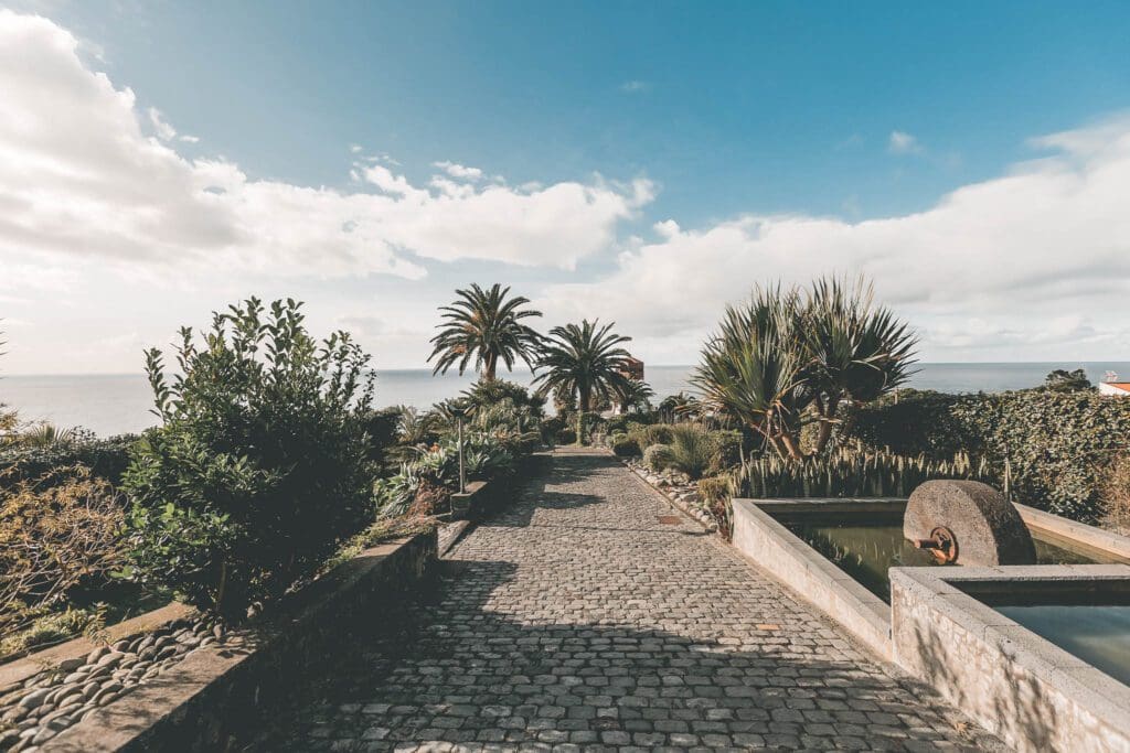 windmolen, <strong>Airbnb Finds:</strong> Portugese windmolen omgetoverd tot brute woning