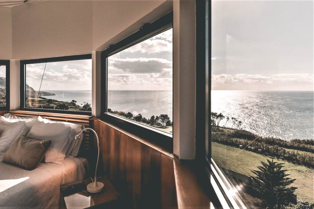 windmolen, <strong>Airbnb Finds:</strong> Portugese windmolen omgetoverd tot brute woning