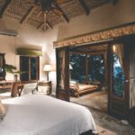 Luxe villa, Airbnb Finds: Costa Ricaanse villa met infinity zwembad, prive-kok en tropische bar