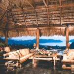 Luxe villa, Airbnb Finds: Costa Ricaanse villa met infinity zwembad, prive-kok en tropische bar