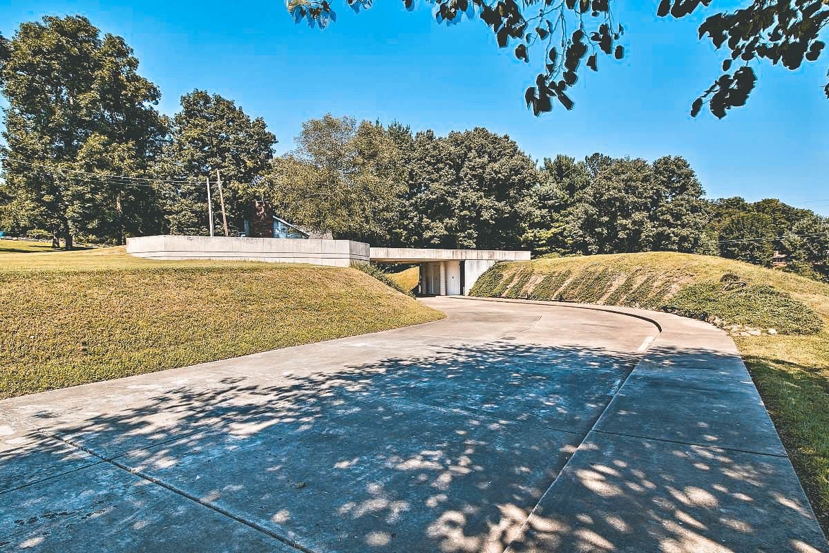 Barbecueën, Airbnb Finds: Amerikaanse vibes in een ondergronds earth house