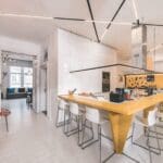 artistieke, Airbnb Finds: klassiek appartement met funky vibes in Boedapest