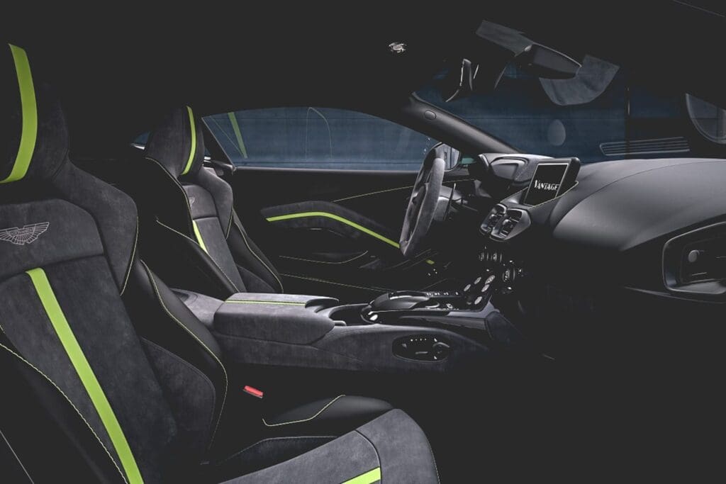 Aston Martin Vantage, Vantage F1: de straatlegale safetycar van Aston Martin