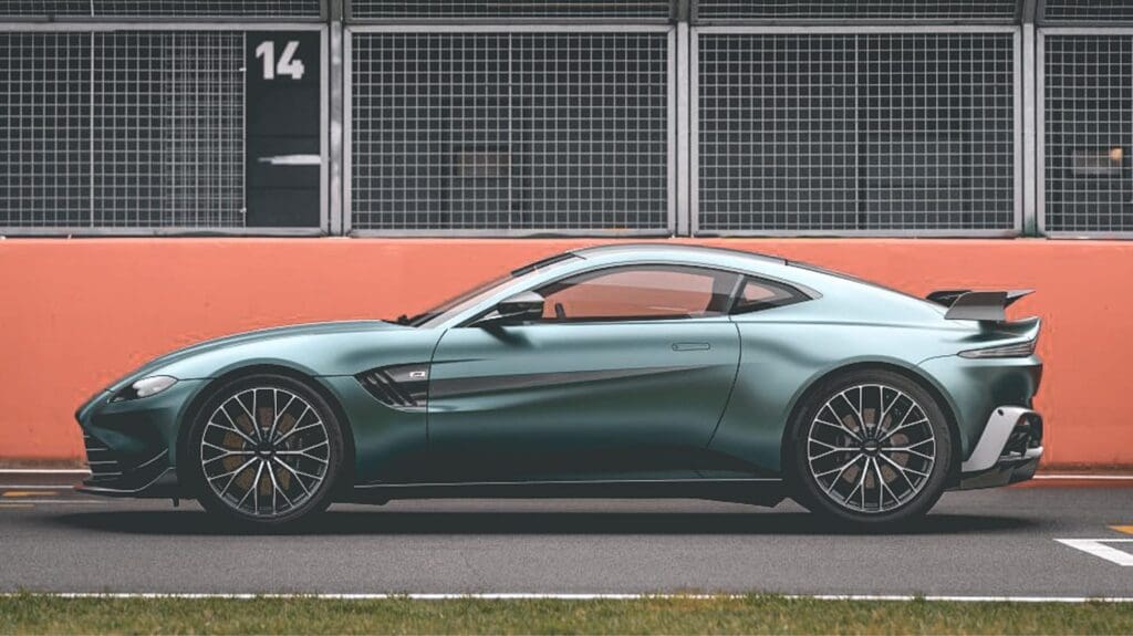 Aston Martin Vantage, Vantage F1: de straatlegale safetycar van Aston Martin