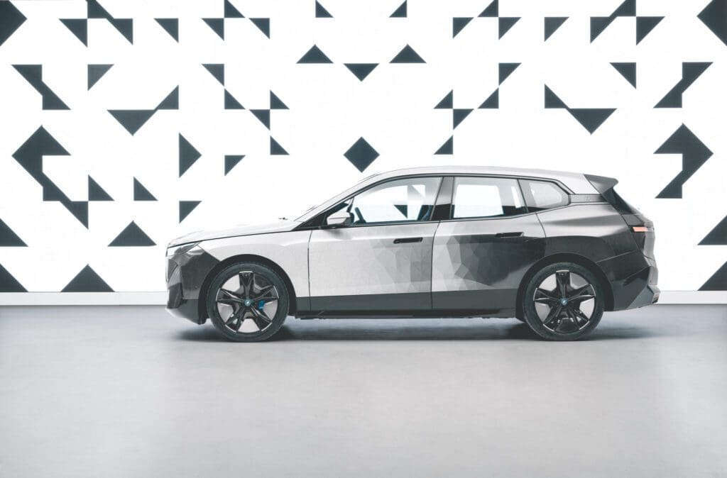BMW iX Flow E Ink - MANIFY