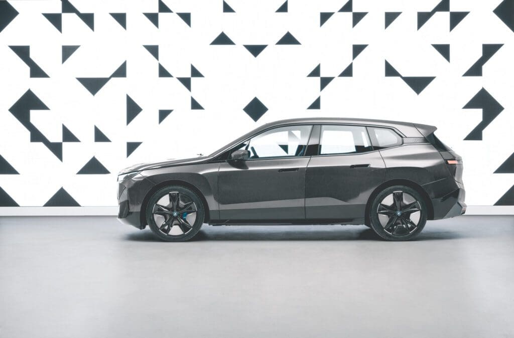 BMW iX Flow E Ink - MANIFY