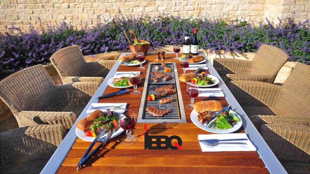 Deze barbecuetafel neemt de taken van de man weg