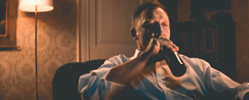 Bavaria toont ballen met Krek Denniel in geniale Bond-reclame