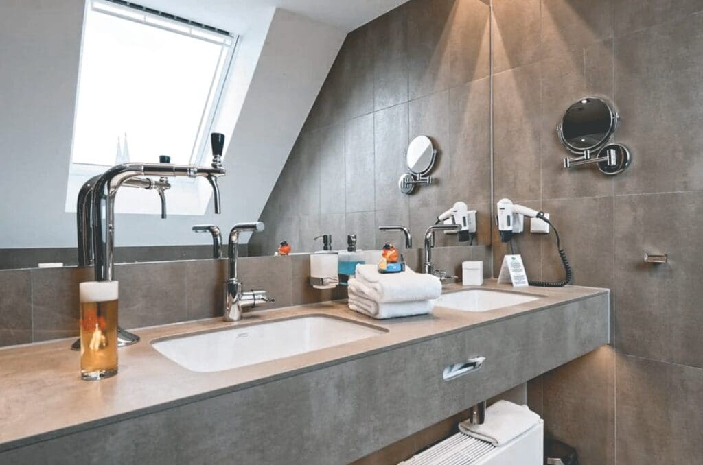 , Goals: <strong>dit hotel</strong> heeft badkamers met een eigen biertap