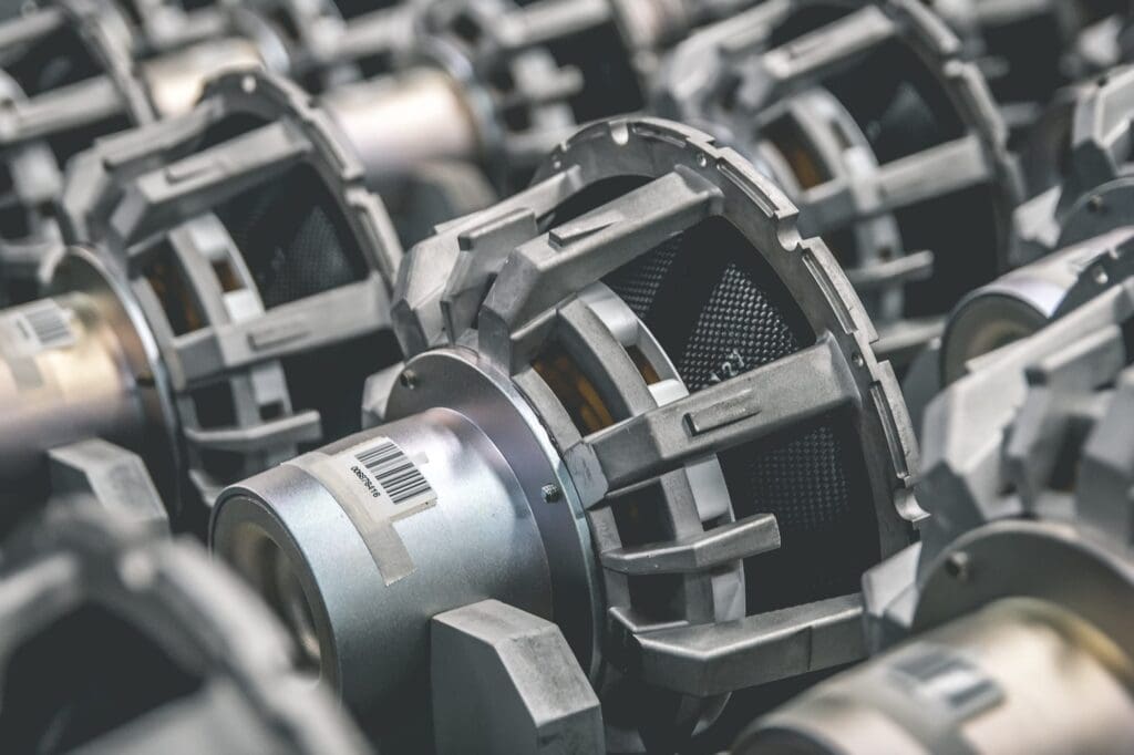 Bowers & Wilkins, Op bezoek bij de fabriek van Bowers &#038; Wilkins