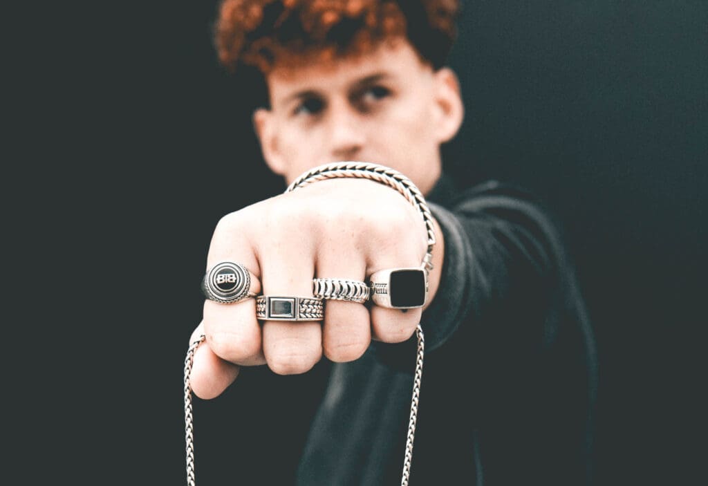 Black Friday-steal: hier vind je de tofste sieraden voor mannen