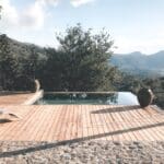 Corsica, Airbnb Finds: oude herdershut omgetoverd tot moderne mancave
