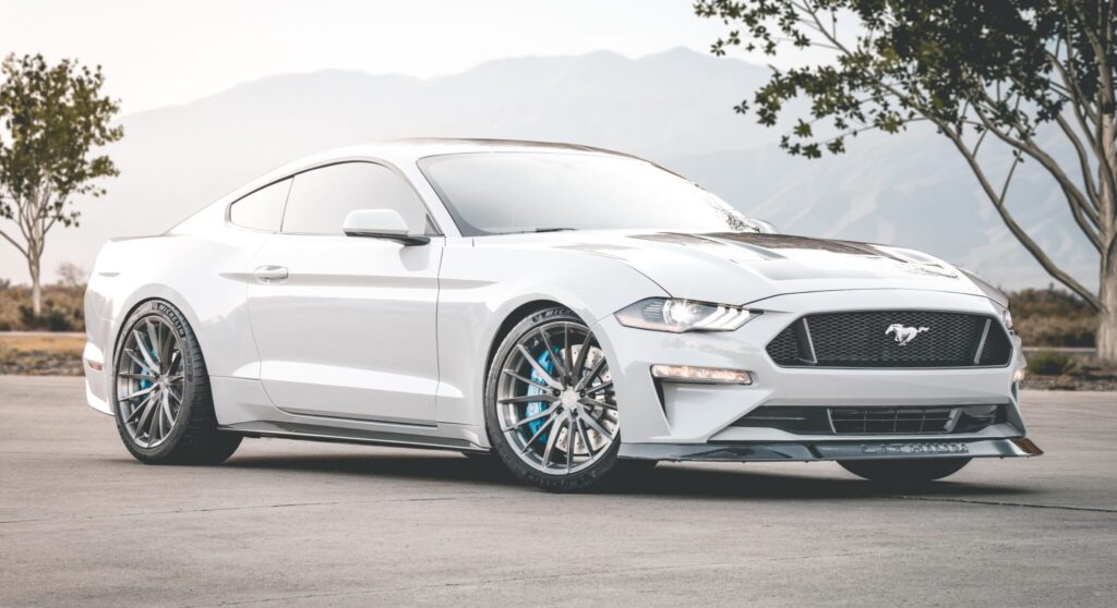 Ford onthult de handgeschakelde elektrische Mustang Lithium!