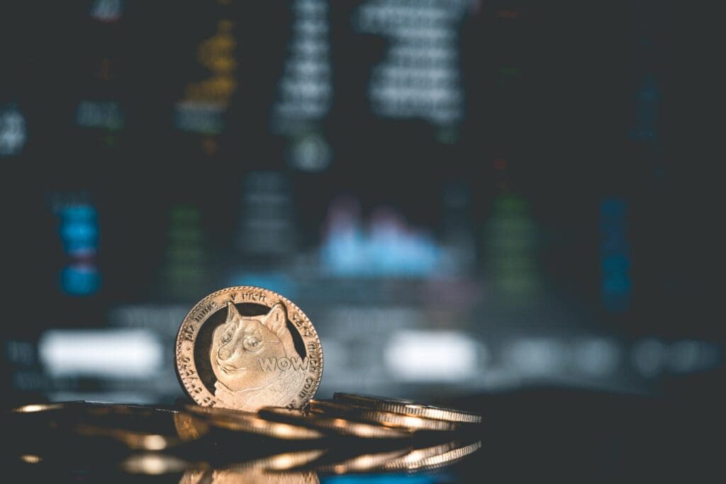 Achter de hype: wat is Dogecoin en heeft het echt toekomst?