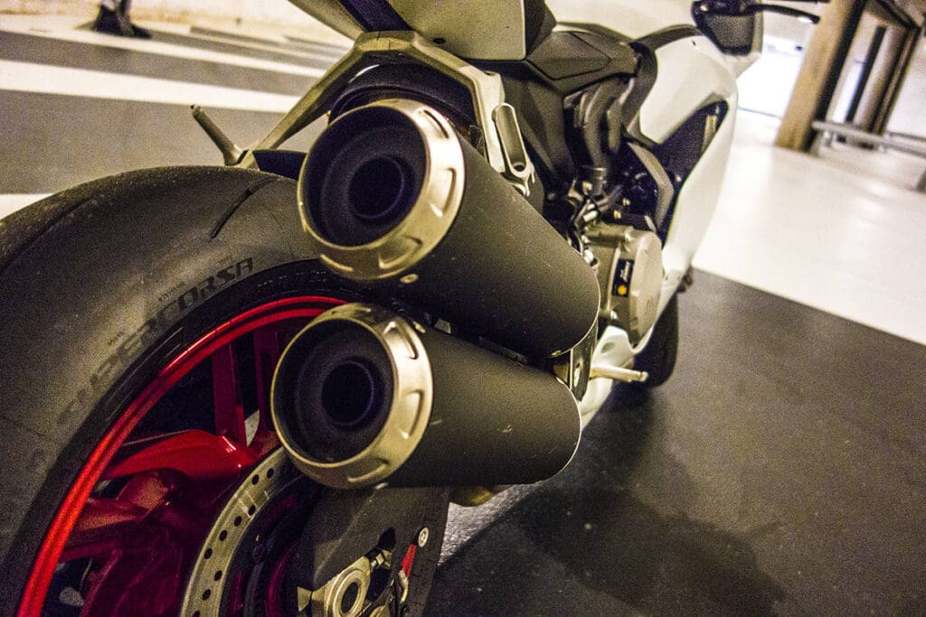 Ducati Panigale 959 12
