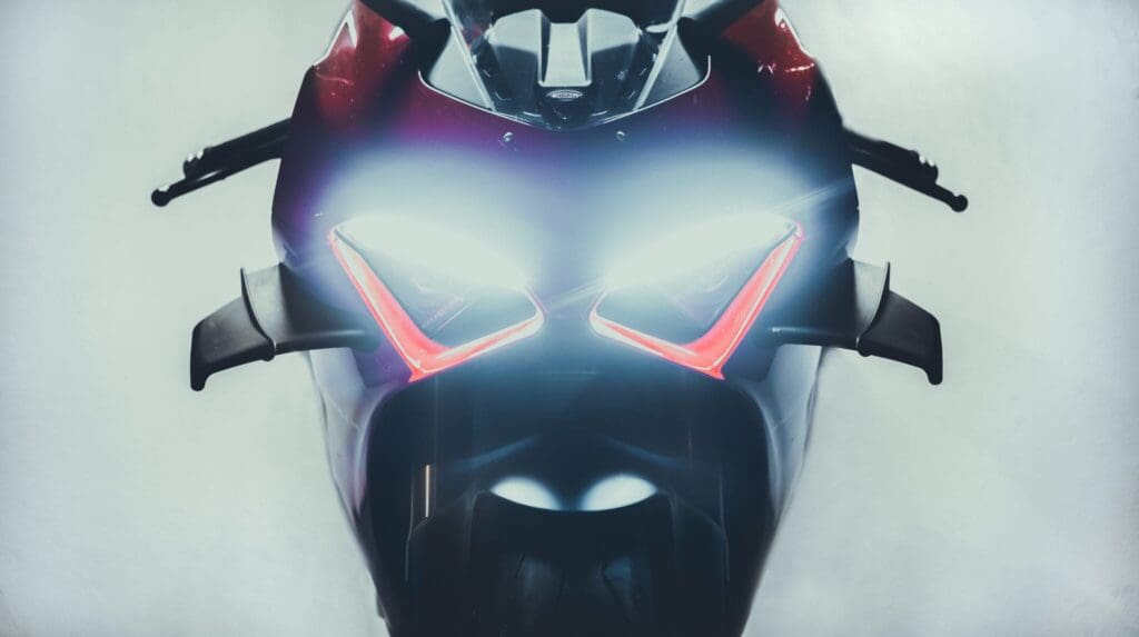 Rijtest: Ducati Panigale V4 vs. Panigale V2