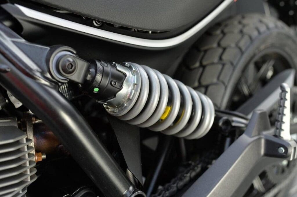 Ducati Scrambler Sixty2 – Manify (14)