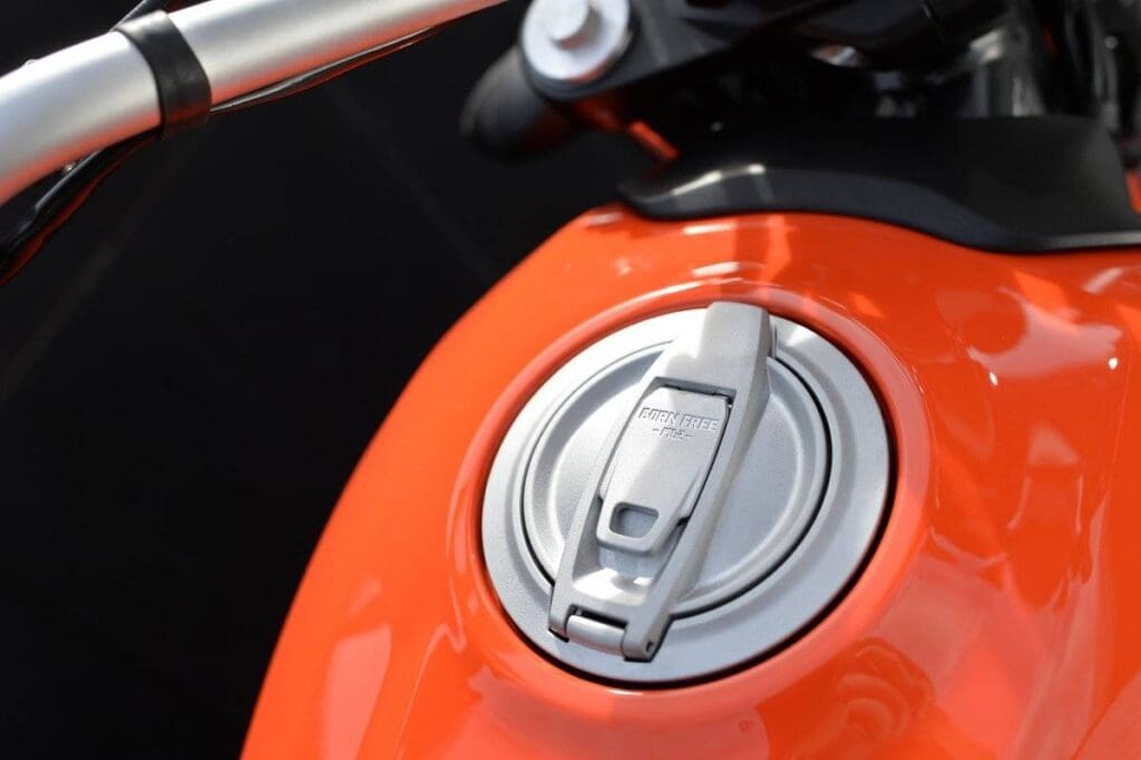 Ducati Scrambler Sixty2 – Manify (15)