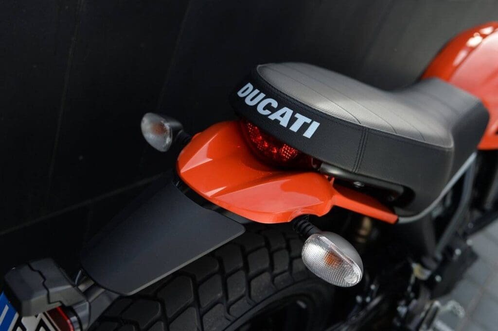 Ducati Scrambler Sixty2 – Manify (17)