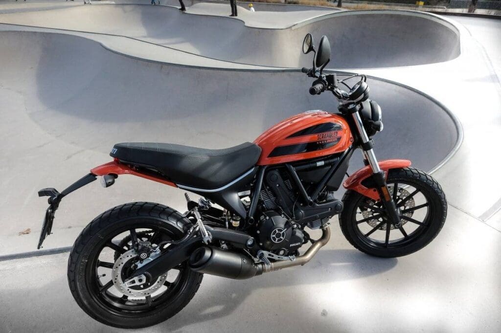 Ducati Scrambler Sixty2 – Manify (21)