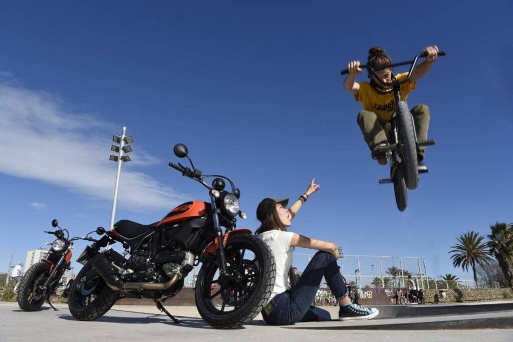 Ducati Scrambler Sixty2 – Manify (23)