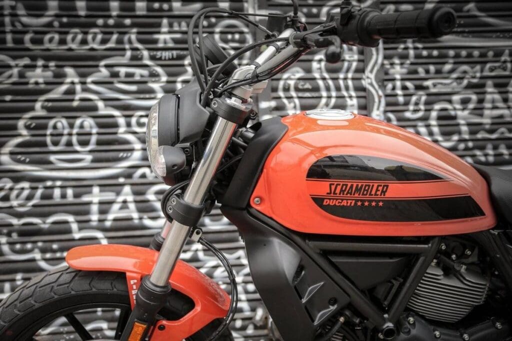 Ducati Scrambler Sixty2 – Manify (24)
