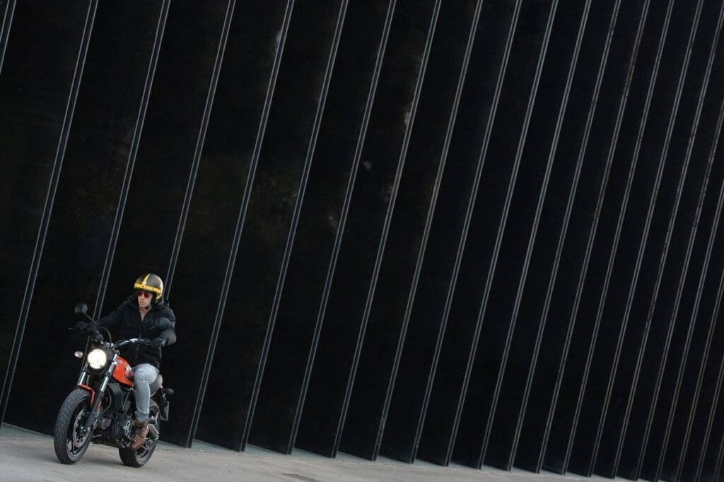 Ducati Scrambler Sixty2 – Manify (8)