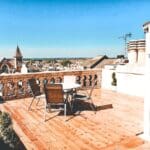 Eastbourne, Airbnb Finds: appartement met uitzicht op het decor van James Bond