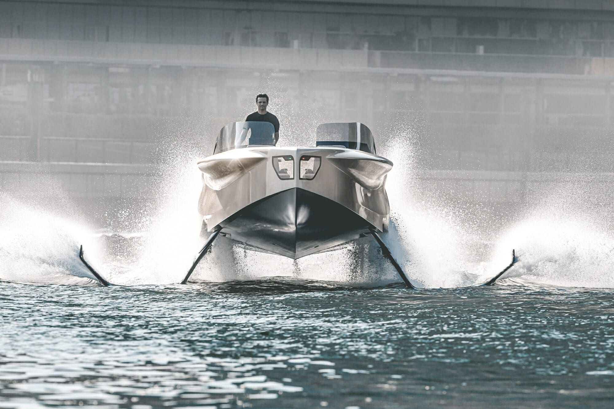 Enata Foiler: zwevend over het water