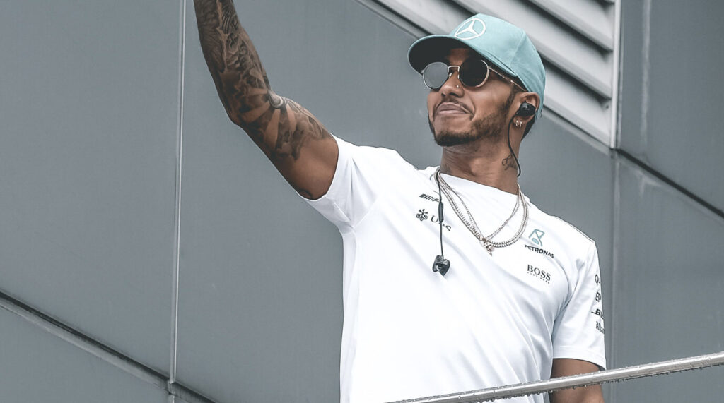 Lewis Hamilton richt eigen team op in elektrische autosportklasse