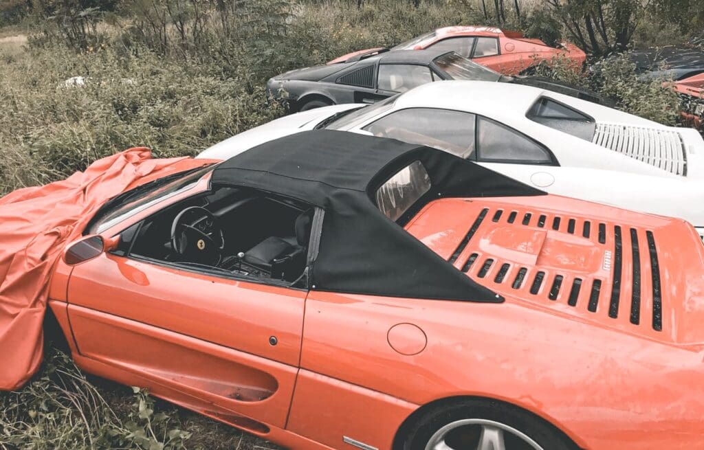 Barnfind: oude Ferrari’s ontdekt in een weiland
