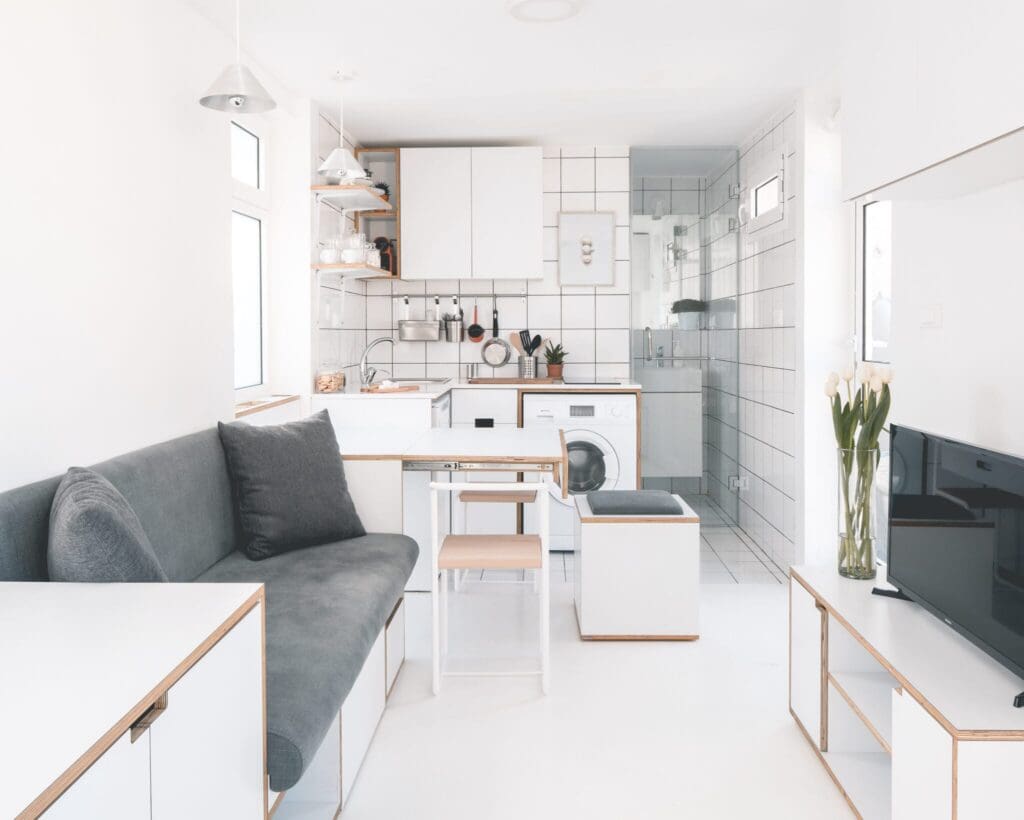 Dit minimalistische appartement van 16m2 heeft alles wat je nodig hebt