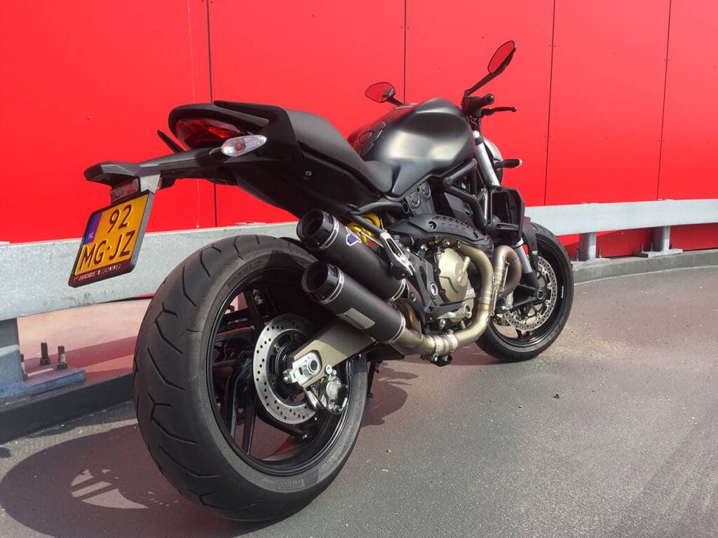 Ducati Monster 821 2
