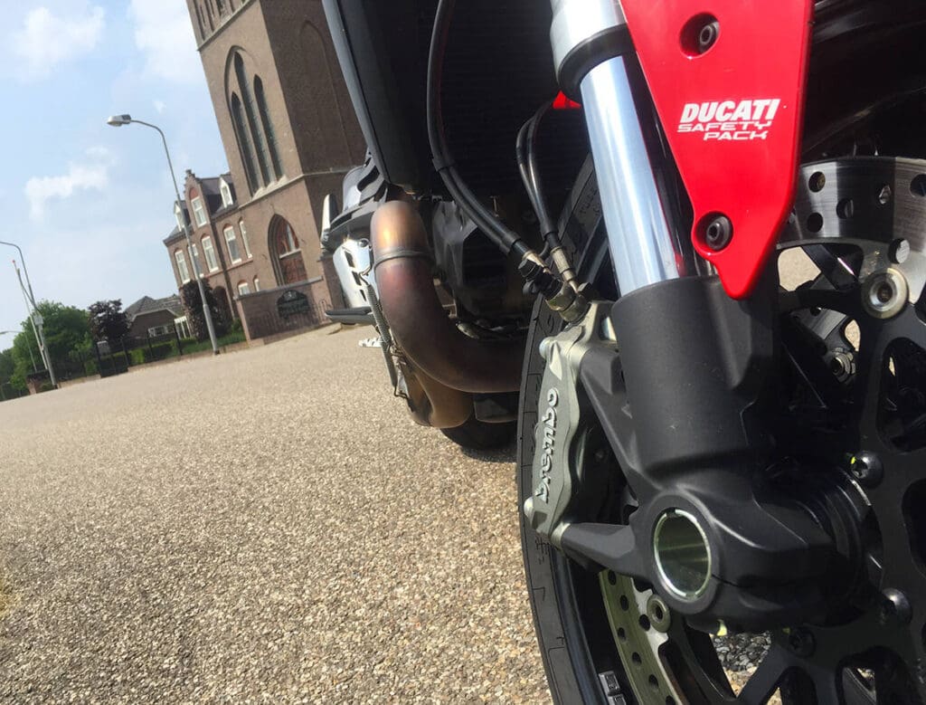 Ducati Monster 821 8