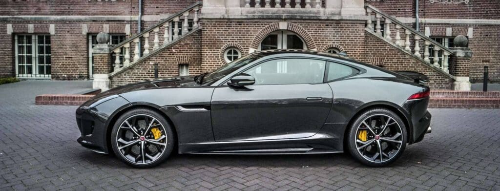 Jaguar F-type-11