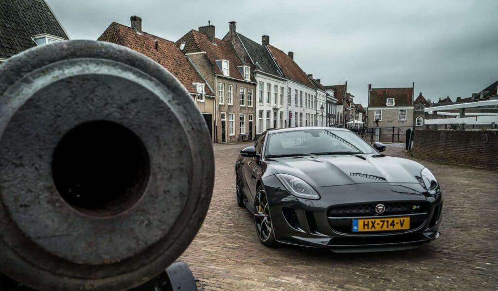 Jaguar F-type-2