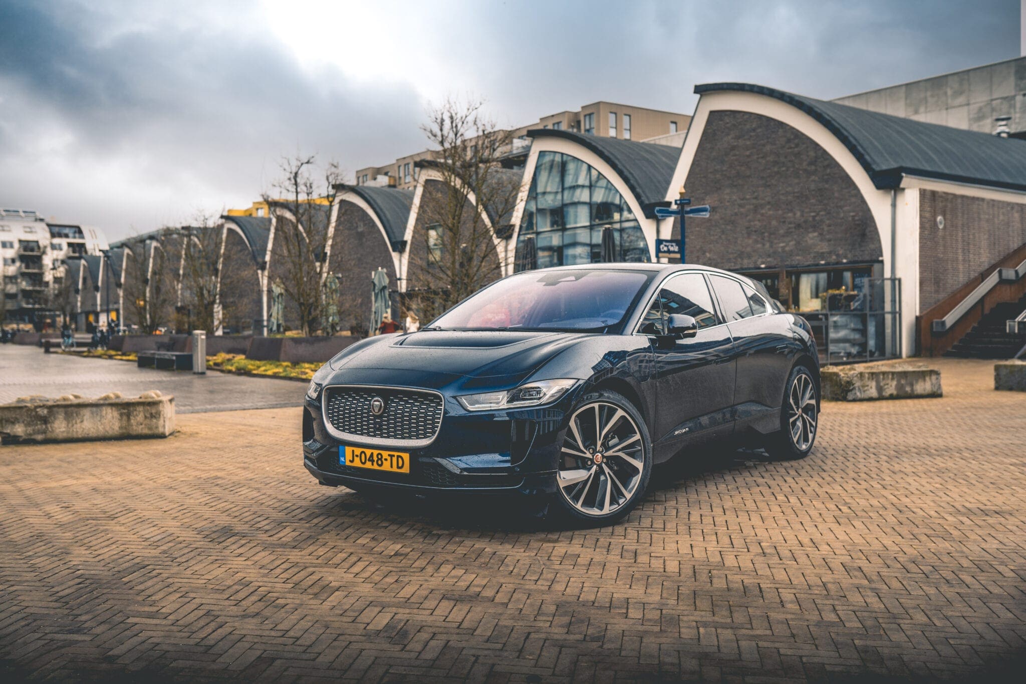 Jaguar I-Pace EV400 header