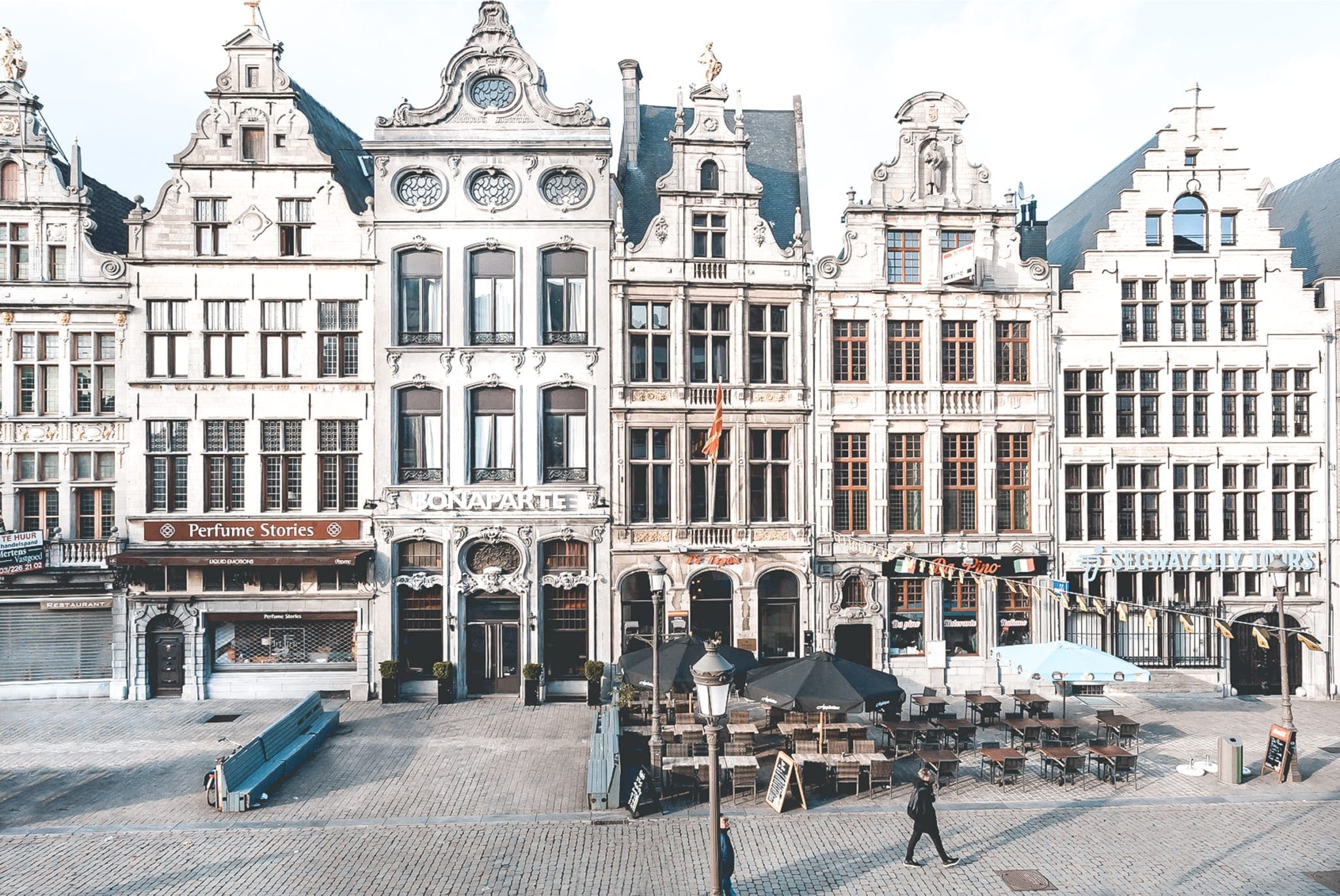 Profielschets van The Antwerp Six: het modecollectief dat fashion revolutioneerde