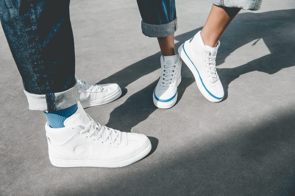 Komrads APL, Deze sneakers van appel-leer veranderen de schoenengame