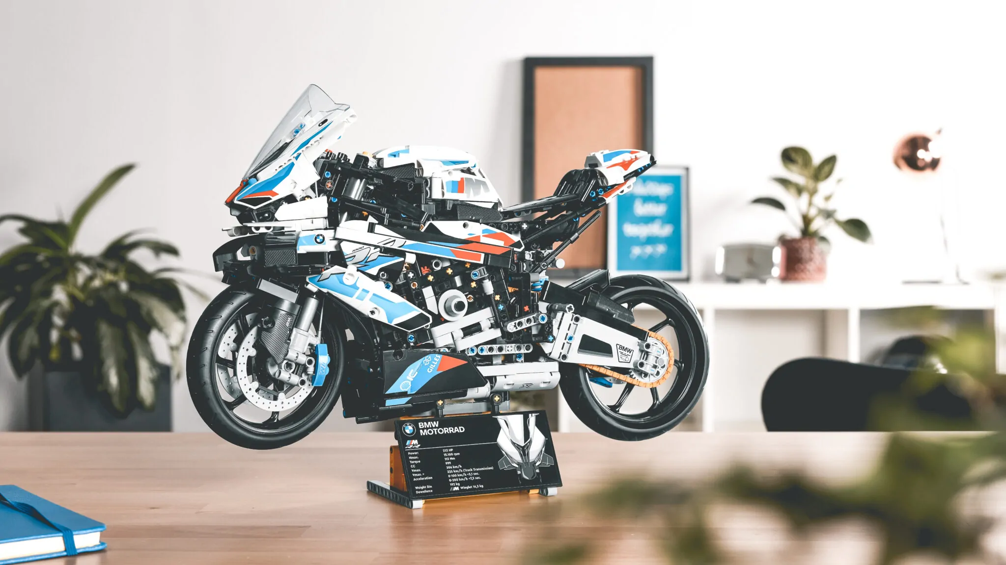 LEGO blijft maar gas geven met de BMW M 1000 RR