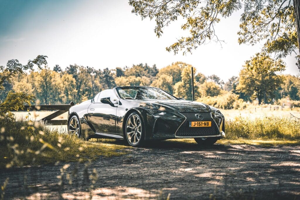 Hier is de Lexus LC500 cabrio: een boulevard-cruiser pur sang