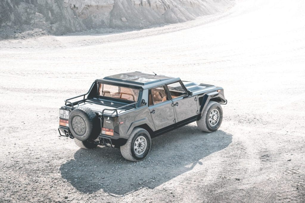 Lamborghini LM002 - MANIFY